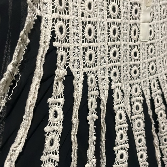 Crochet cream and black top . Great used condition no flaws - Picture 7 of 7